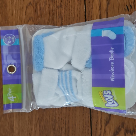 Baby Essentials New Parent or Shower Gift Set Boy Girl - Picture 9 of 10